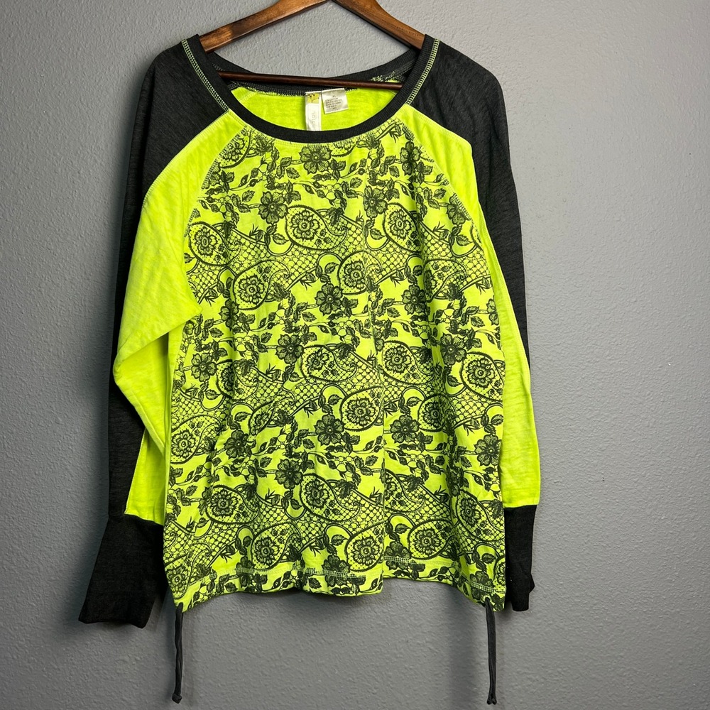 Halcyon XL Gray & Neon Yellow Y2K Skater Lace Print Long SL Drawstring Hem Top‎